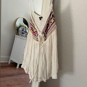 Embroidered White Sleeveless Top